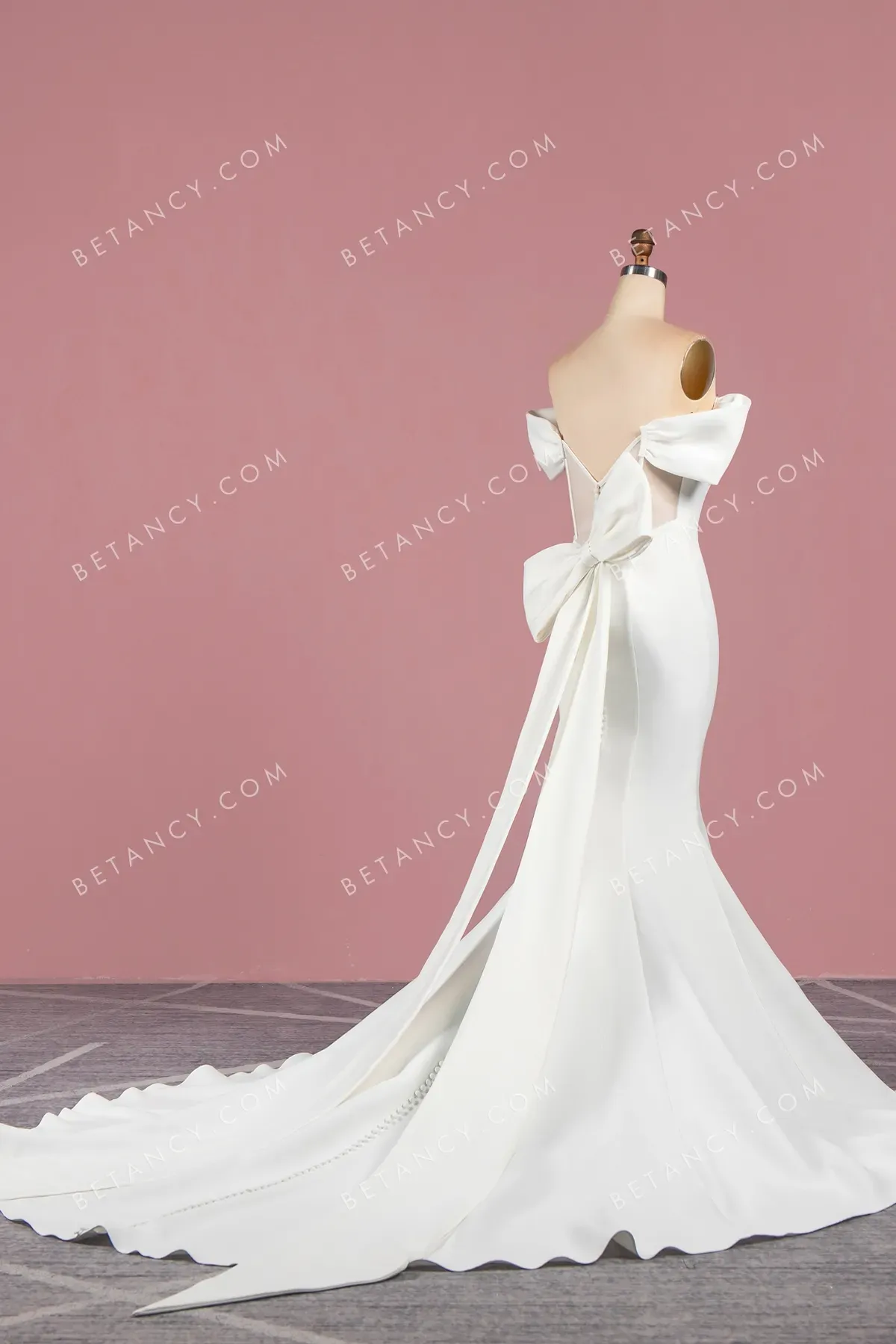 Modern Thick Satin Off-shoulder Mermaid Wedding Dress