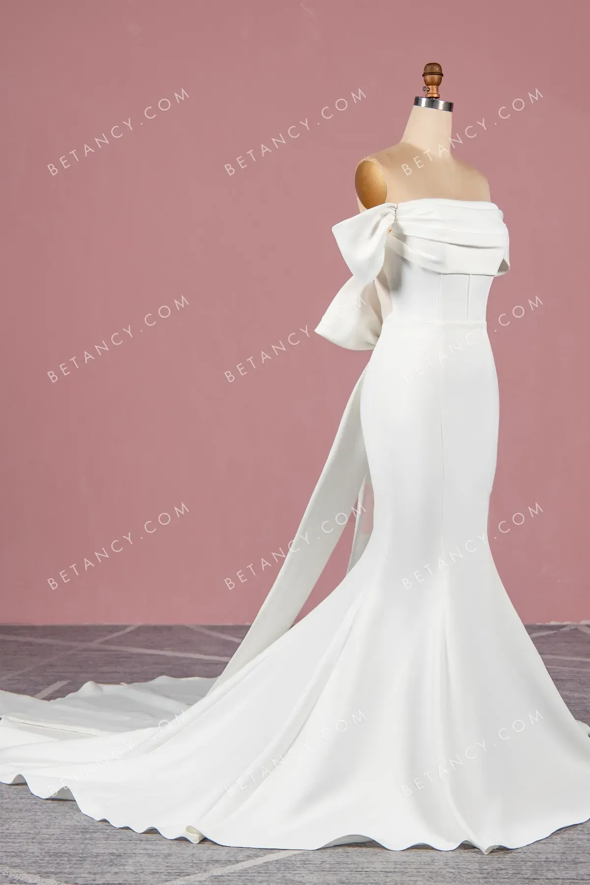 Modern Thick Satin Off-shoulder Mermaid Wedding Dress